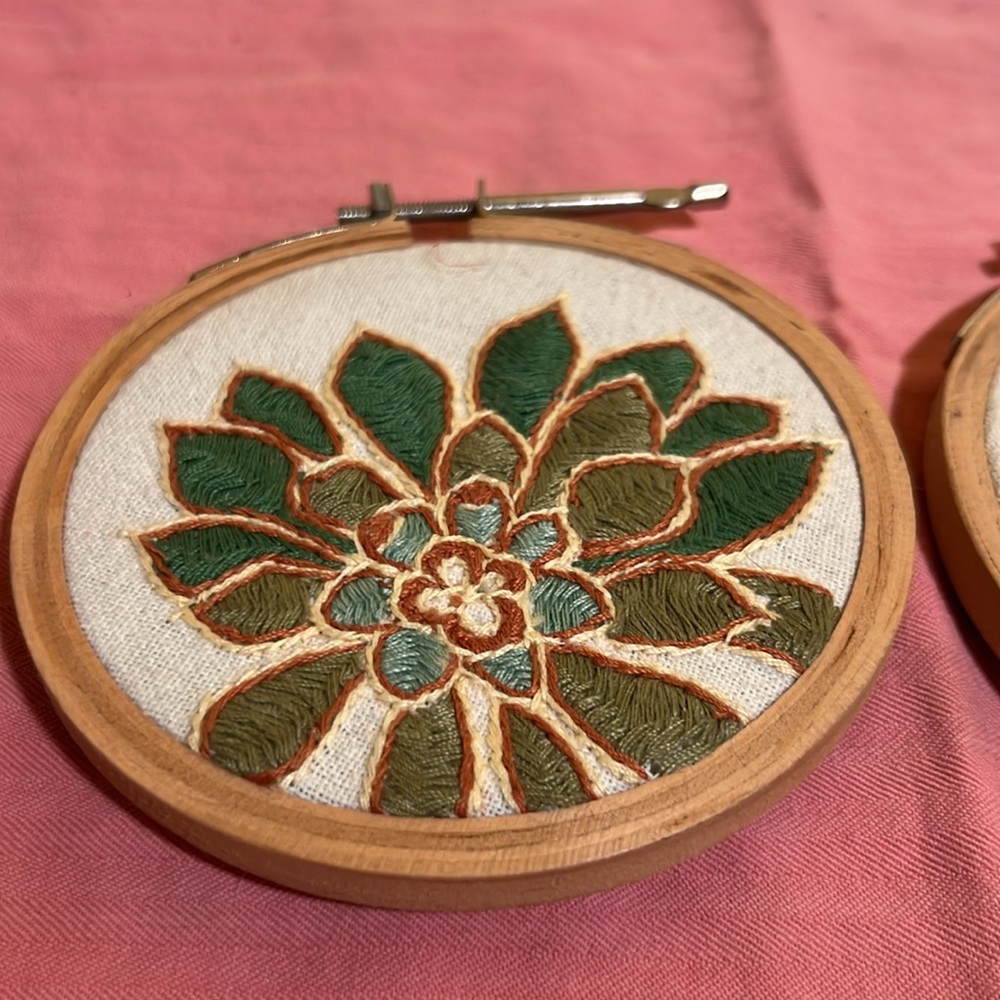 Embroidered succulent wall decor, set of two. 4.5” new